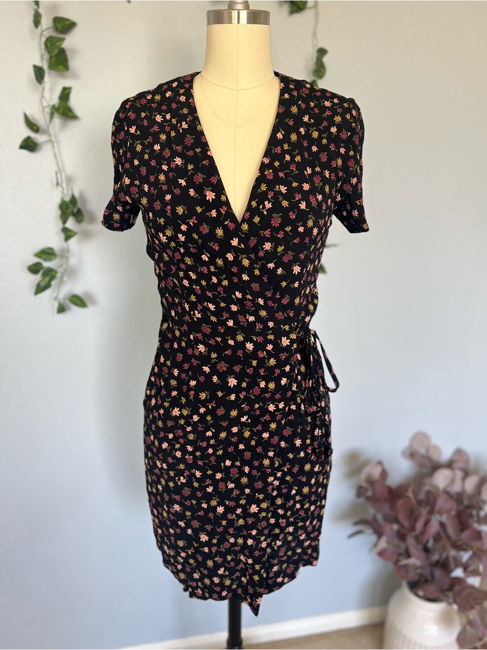 Donna Ricco Vintage Floral Wrap Dress Black Pink Sz 10 (Fits like S)